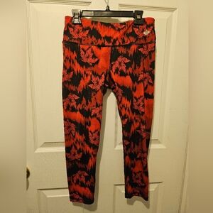 Red and Black Leaf Pattern Leggings